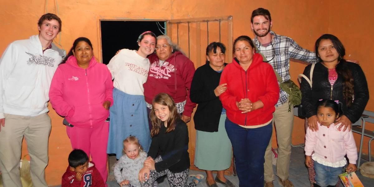 BC students posing with a Mexican family